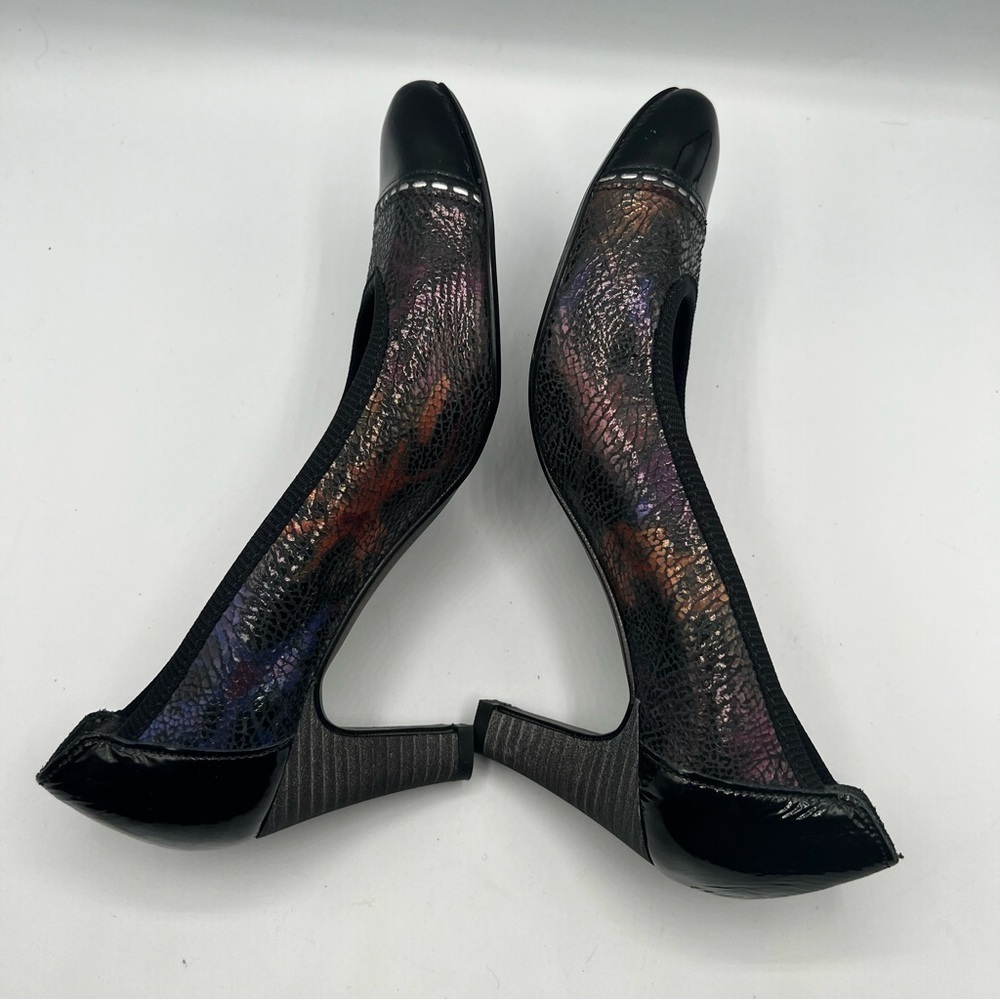 Classic Low Heel Pumps in Black Multicolor - Picture 8 of 11